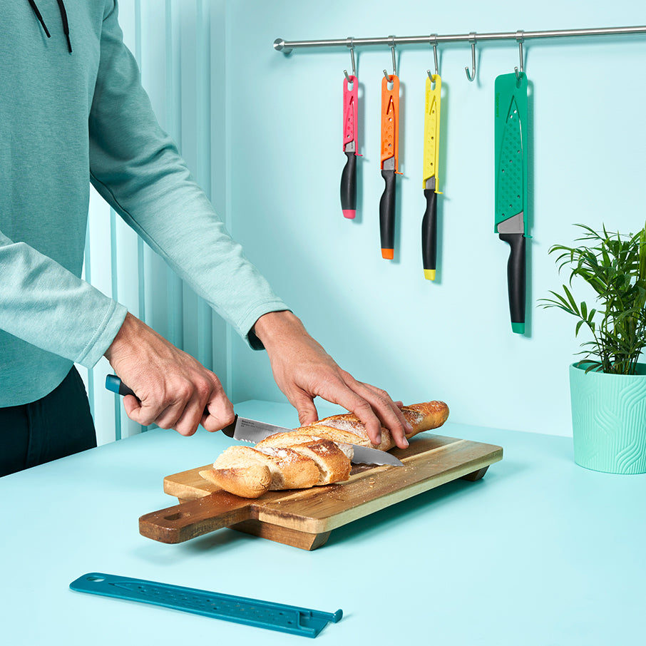 Tupperware? Amazing Series Serrated Bread Knife & Locking Sheath - Image 3